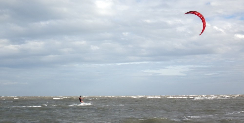 Why Vietnam to learn kitesurfing? because the night city life and the great kitesurfing