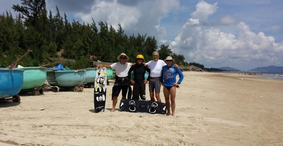 private kitesurfing lessons kitesurfen Vietnam in November