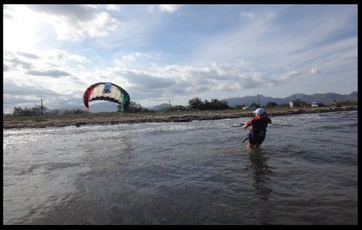 Viron matos de flysurfer 'l'ecole de kite a Vung Tau en Decembre