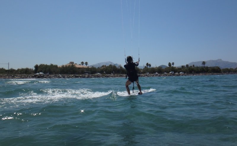 3-flysurfer-kiteschool-Mariona-cours de kitesurf vietnam-kitespot-décembre