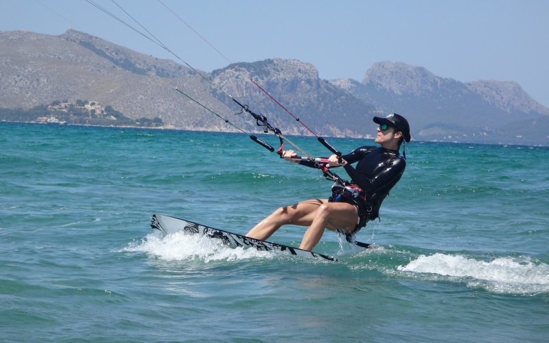 9 Mariona pleine vitesse leçons de kitesurf Vung Tau kitekurs changeur de direction