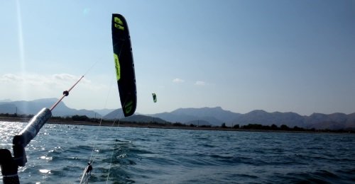 3 Vietnam aprender kitesurf en Vung Tau con kites foil Sonic