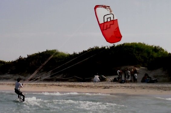 leçons de kitesurf au Vietnam avec des voiles gonflables