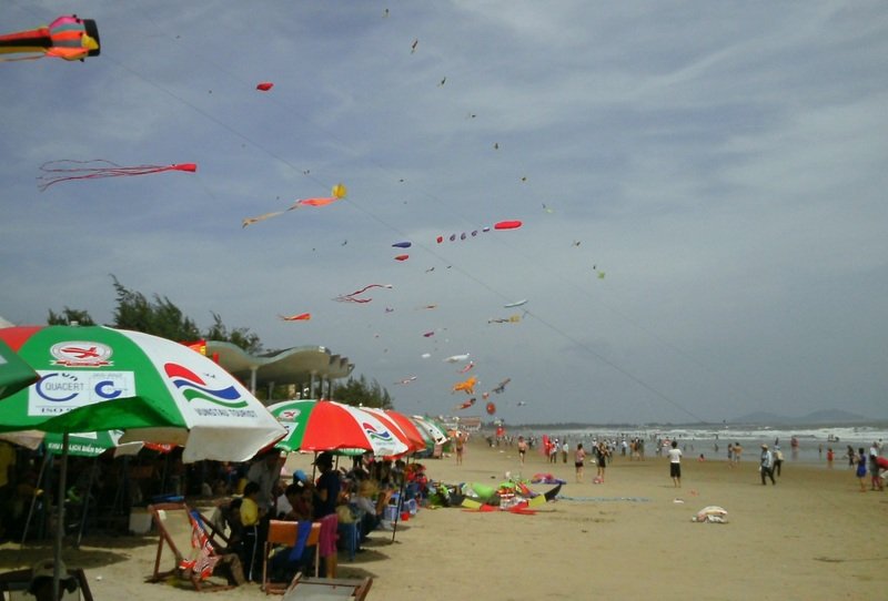 15-kite-fstival-kitesurfing lessons vietnamkitesurfen-schule noviembre