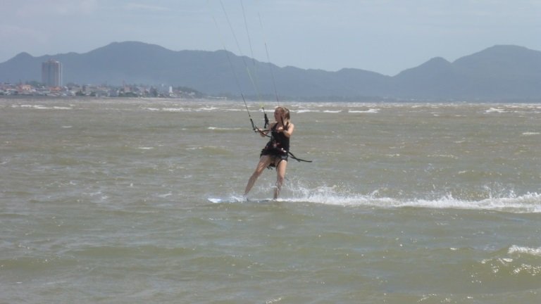 cours de kitesurf au Vietnam - Steffi lors de sa deuxième journée de cours