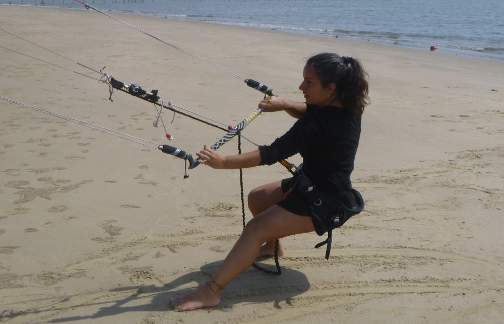 learning kitesurfing in Vietnam - kite course Vung tau