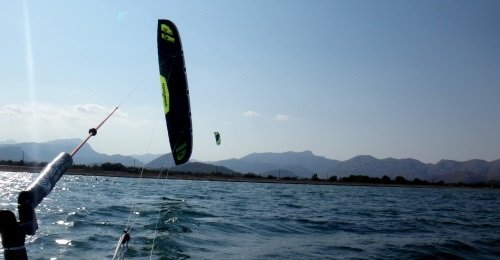 lära sig kitesurfing i Vung Tai med Flysurfer