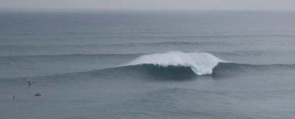 et là nous l'avons surfé sur la vague