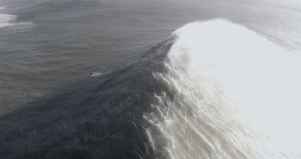 la vague formant vue depuis la crête