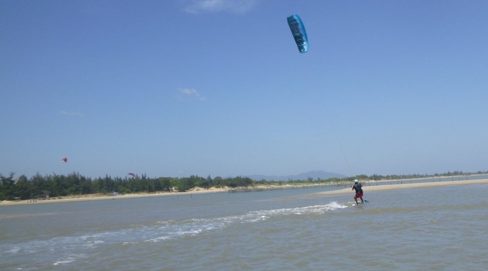 20 lướt ván diều ở Vũng Tàu