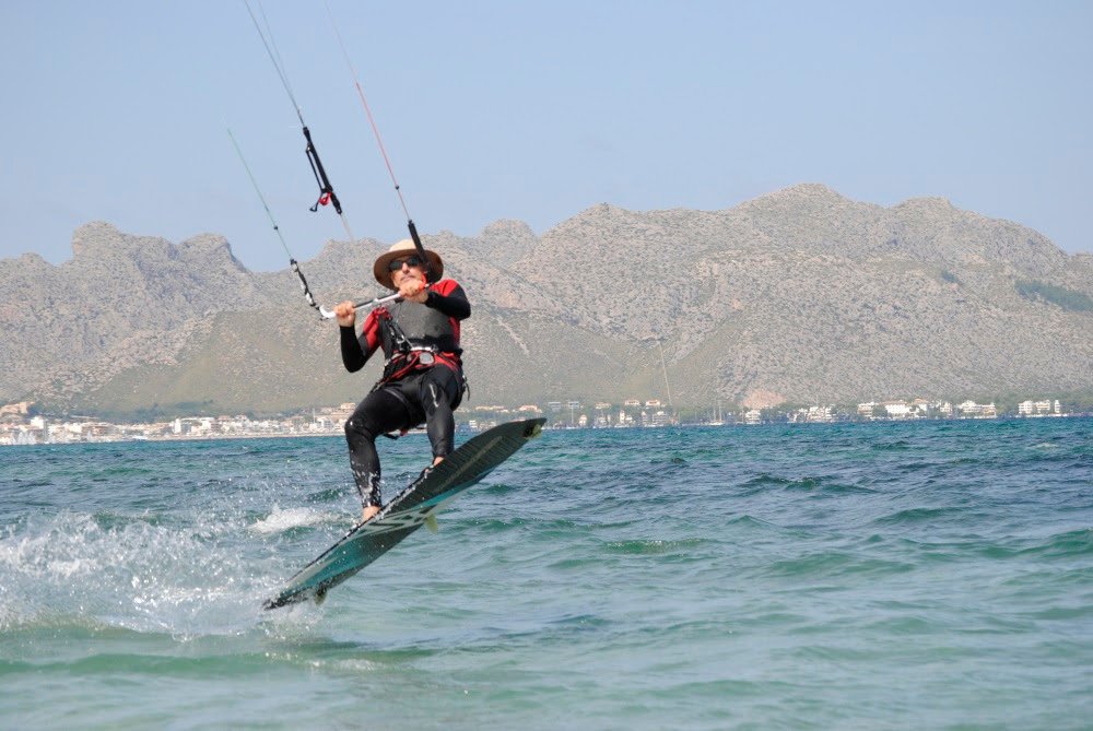 3 kiten sprungen in Vietnam kiteschule up you go