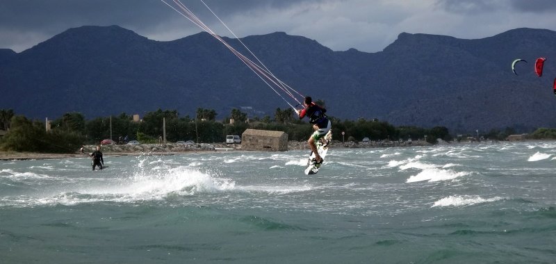 16 flysurfer kites