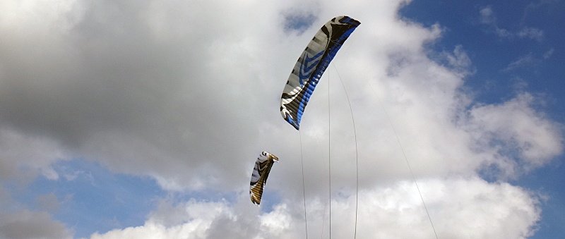 2 flysurfer kites