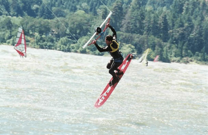 7 saltando con el kitesurf en 1990