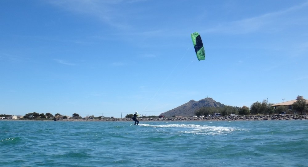 9 curso de kitesurf en familia