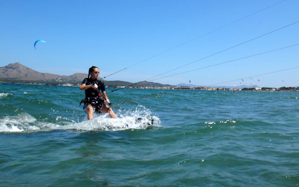 2-kitesurfing-school-mallorca-cara-de-concentracion