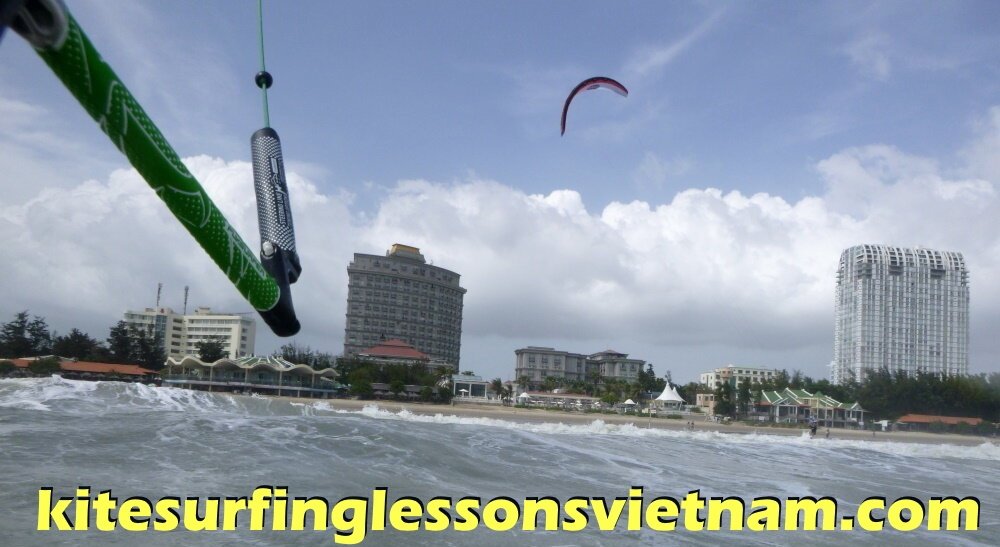 3 kitesurfing lessons vietnam
