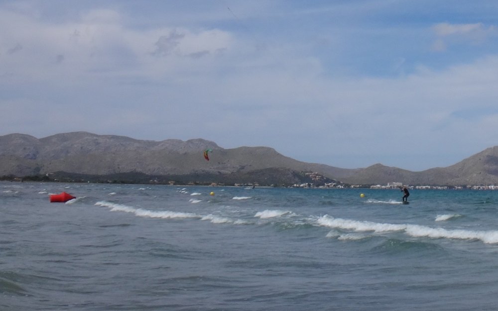 4-passing-fast-kiteschule-flysurfer-mallorca-Pollensa-spring-lessons