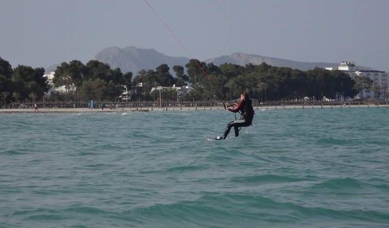 8-kitesurfing-fahren-kitekurs-auf-mallorca