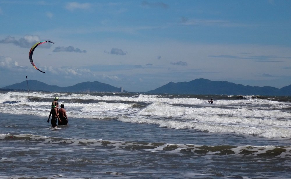 practicar kitesurf en Vietnam kitesurfen vietnam big low tide