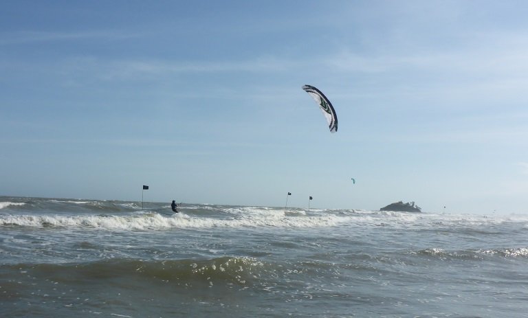 KITESURFING LESSONS IN VUNG TAU IN SEPTEMBER