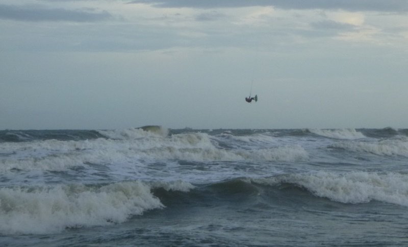 kitesurfing with Flysurfer Soul 10 mts in Vung Tau