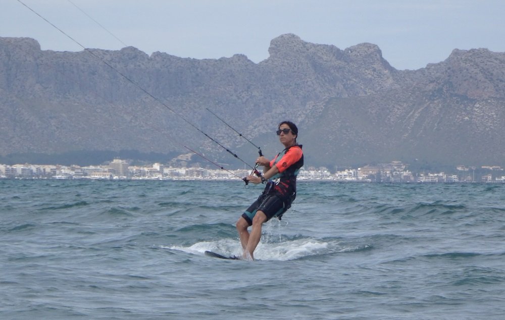 6-Marta-kite-en-Mallorca-escuela-de-kitesurf-mallorca kiteschool-com