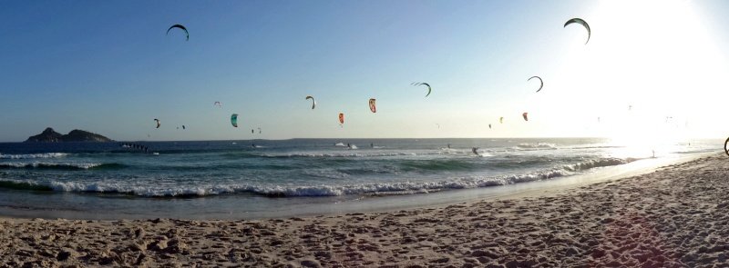 03 cometas sobre la playa de la Barra de Tijuca